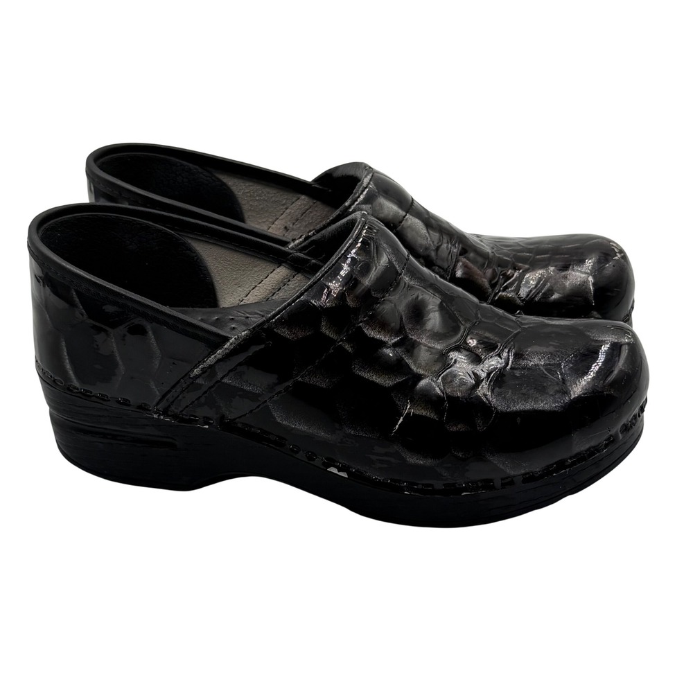 Dansko Black Patent Croc Embossed Clogs Slip On‎ Shoes Size 38 Nurse Shoes